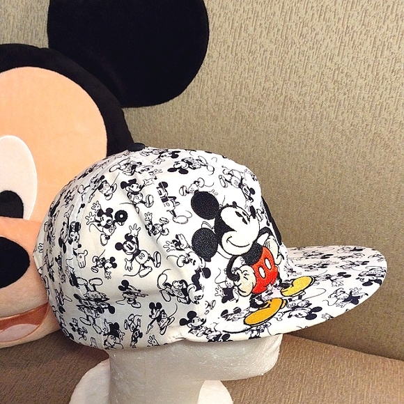 Disney Mickey Mouse graffiti snapback cap - Picture 4 of 11